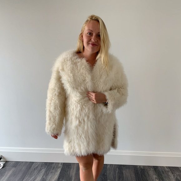 Meet your Posher Duo, Susan/leah - Picture 2 of 2